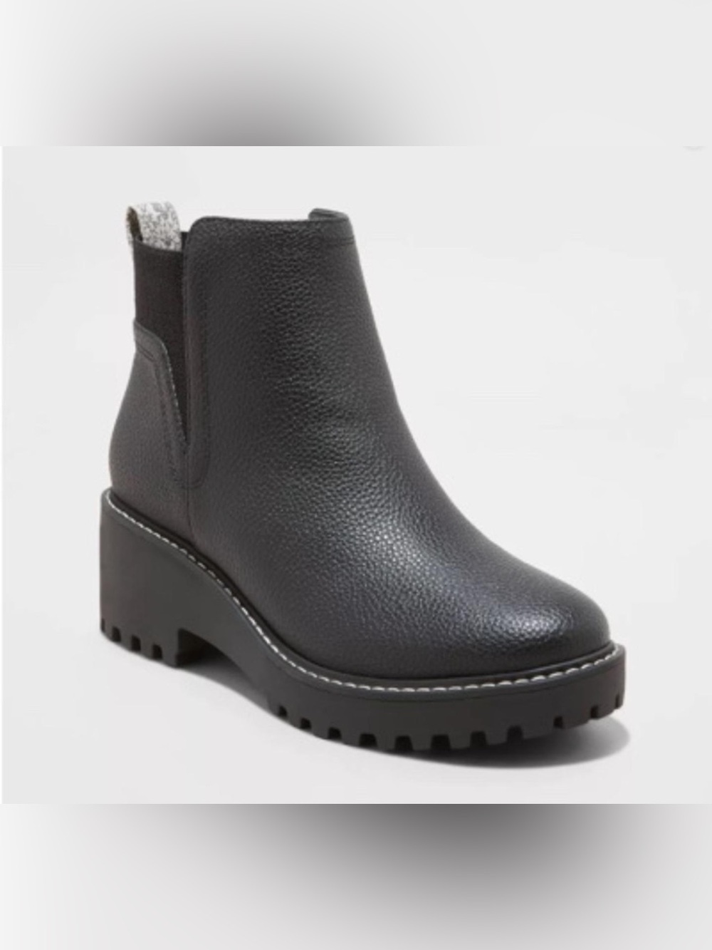 NWT Universal Thread Taci Chelsea Ankle Boots Jet Black Lug Sole Booties 9.5